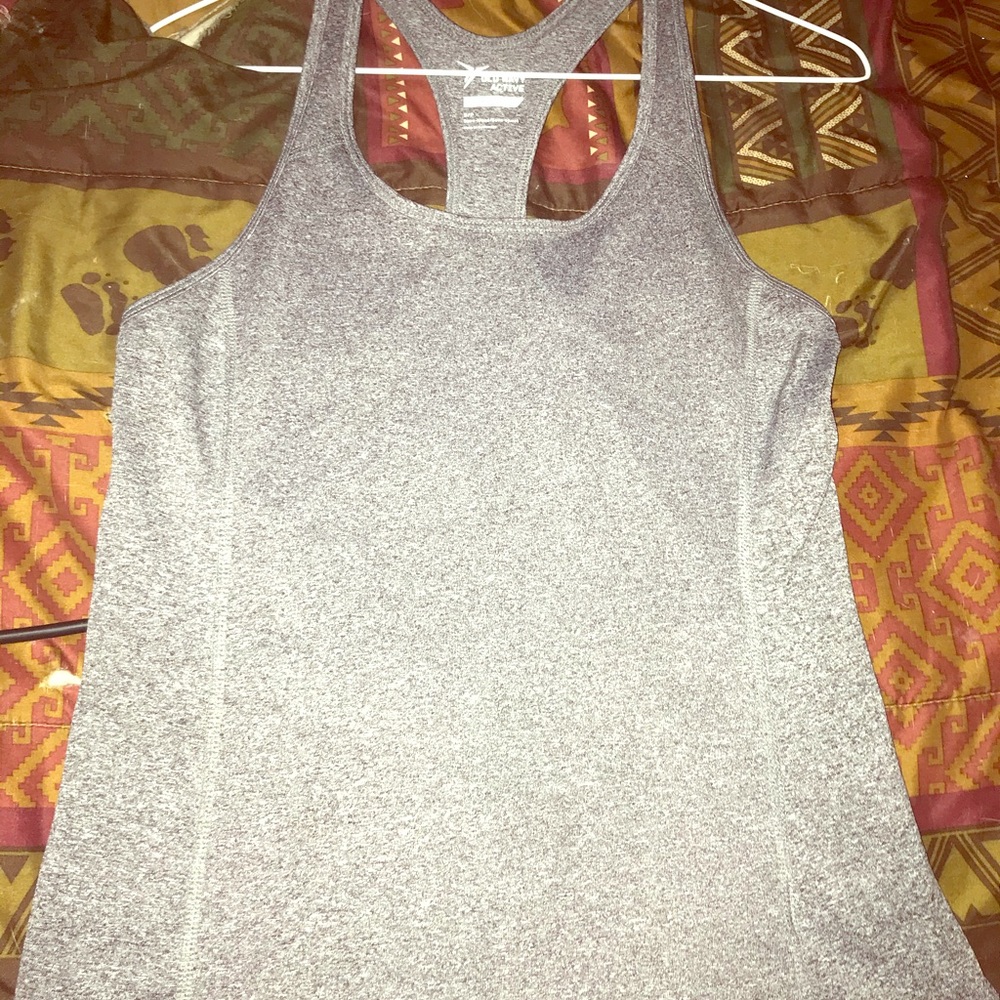 Old navy active teeshirt